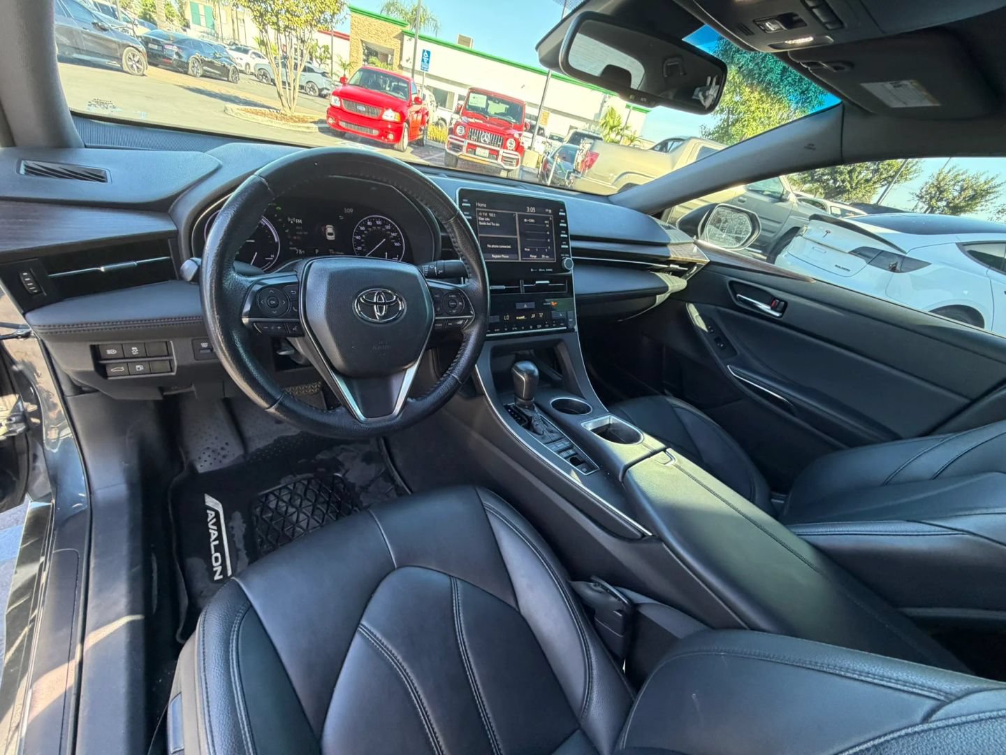 Used 2021 Toyota Avalon XLE FWD image 23