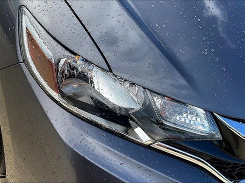 Used 2019 Honda Fit LX image 31