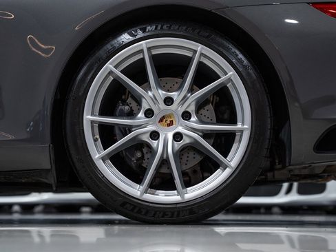 Used 2018 Porsche 911 Carrera RWD image 13