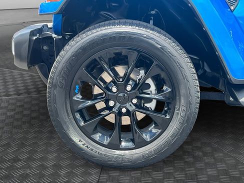 Used 2023 Jeep Wrangler Unlimited Sahara AWD/4WD image 23