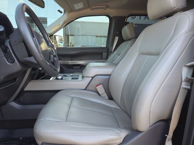 Used 2019 Ford Expedition XLT w/ Equipment Group 202A RWD image 21