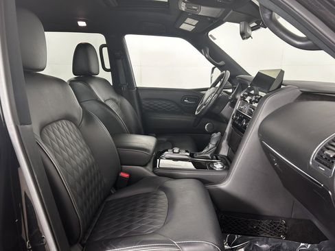Used 2024 INFINITI QX80 Sensory AWD/4WD image 10