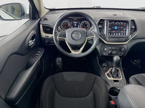 Used 2016 Jeep Cherokee Latitude w/ Comfort/Convenience Group AWD/4WD image 26
