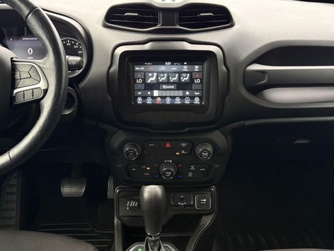 Used 2021 Jeep Renegade Latitude w/ Convenience Group AWD/4WD image 34