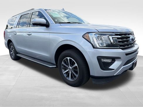 Used 2018 Ford Expedition Max XLT w/ Equipment Group 202A AWD/4WD image 8