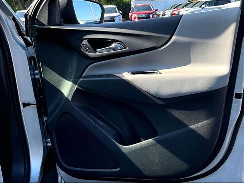 Used 2021 Chevrolet Equinox LS w/ LS Convenience Package FWD image 27
