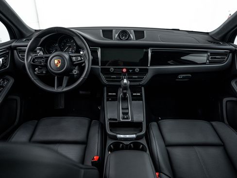 Certified 2026 Porsche Macan Turbo AWD/4WD image 22