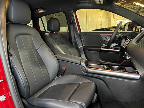 Certified 2025 Mercedes-Benz GLA 250 4MATIC image 13