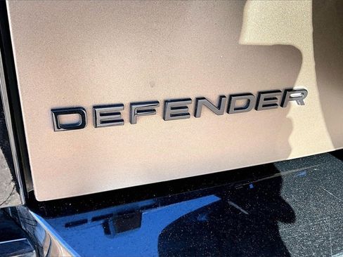 Used 2023 Land Rover Defender 110 X image 32
