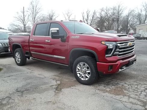Used 2024 Chevrolet Silverado 2500 High Country w/ High Country Premium Package AWD/4WD image 2