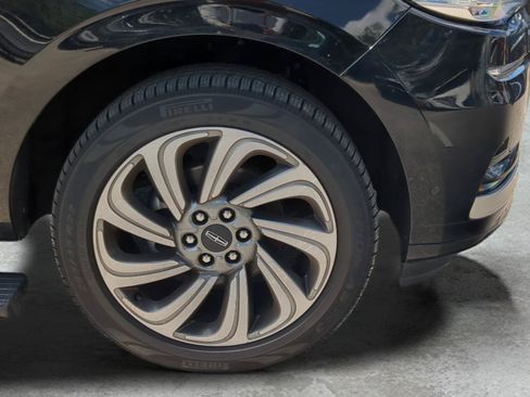 Used 2023 Lincoln Navigator Reserve AWD/4WD image 25