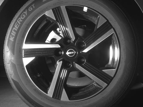 Used 2025 Nissan Sentra SV FWD image 15