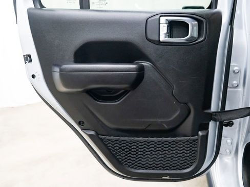 Used 2024 Jeep Wrangler Unlimited image 25