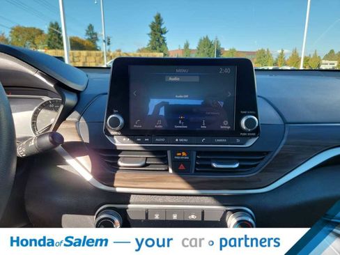 Used 2023 Nissan Altima 2.5 SV image 16