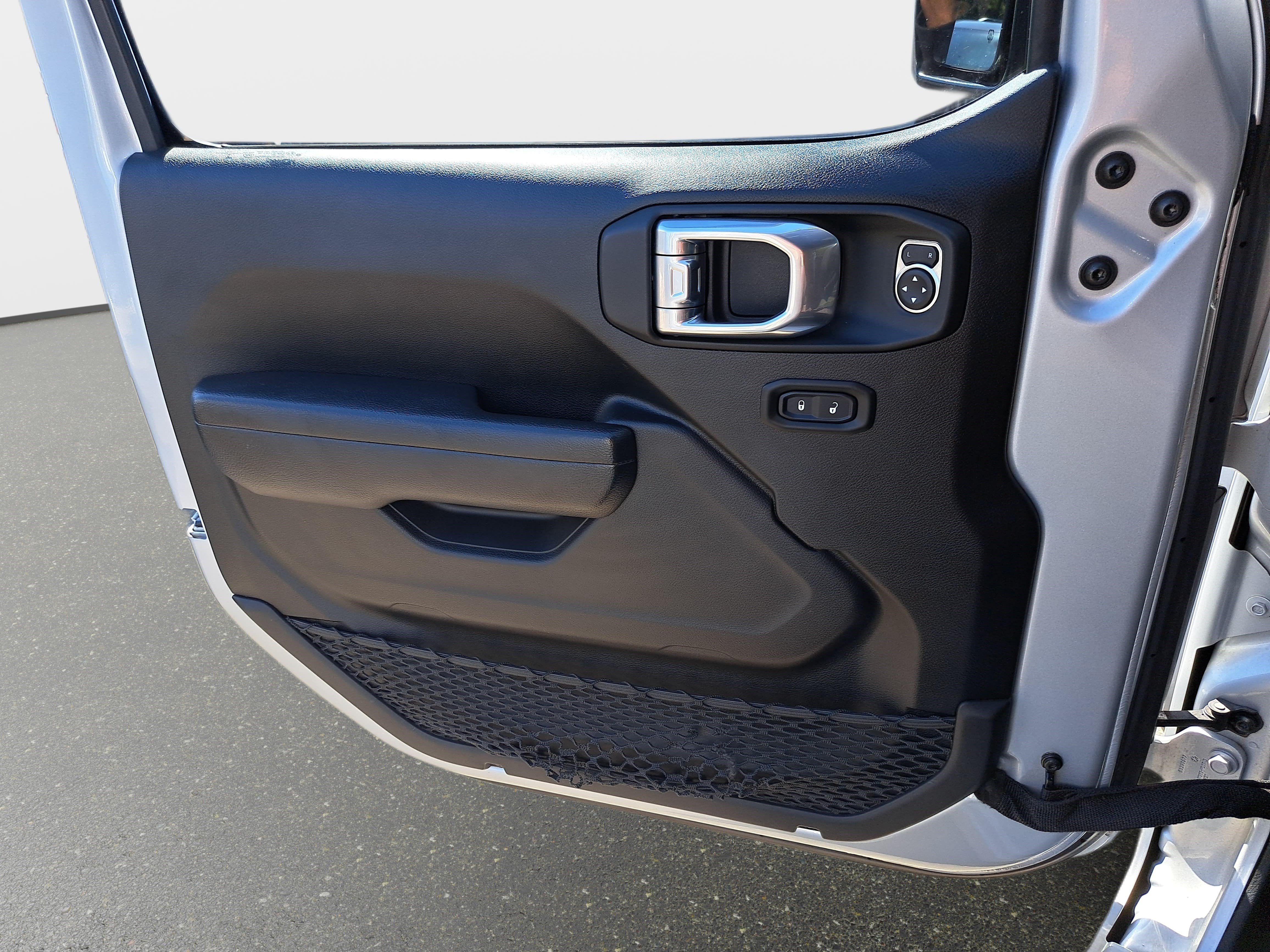 Used 2022 Jeep Wrangler Unlimited Sport AWD/4WD image 25