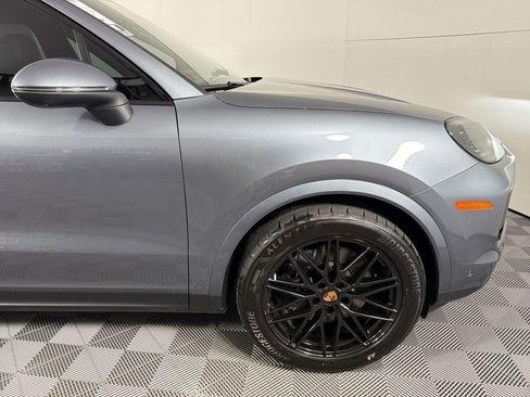 Used 2026 Porsche Cayenne AWD/4WD image 12