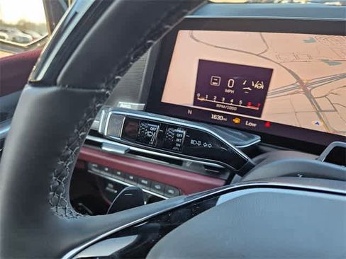 Used 2026 Cadillac Escalade Luxury w/ Touring Package image 29