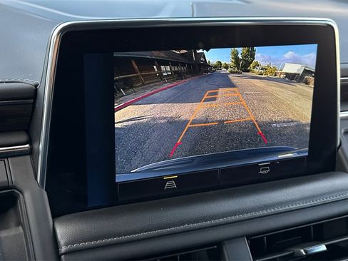 Used 2023 Chevrolet Suburban Z71 image 25