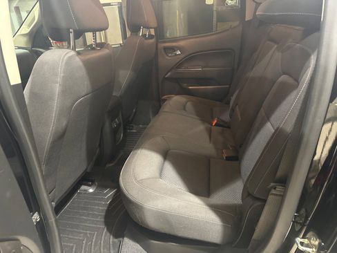 Used 2022 Chevrolet Colorado LT w/ LT Convenience Package image 5