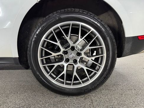 Used 2018 Porsche Macan AWD/4WD image 16
