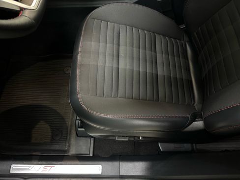 Certified 2025 Ford Explorer ST-Line image 22