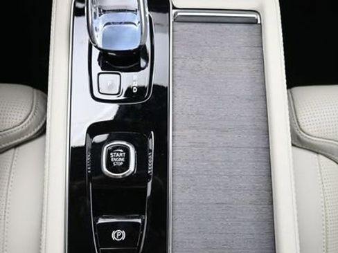 New 2026 Volvo XC90 B6 Ultra w/ Protection Package image 10