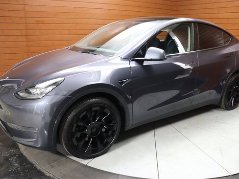 Used 2023 Tesla Model Y Long Range image 6