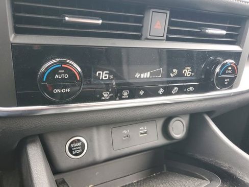 Certified 2023 Nissan Rogue SV image 26