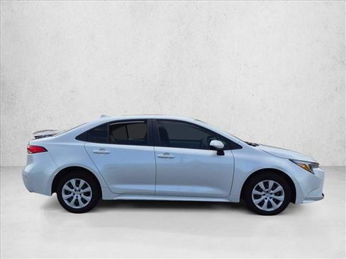 Used 2024 Toyota Corolla LE FWD image 4
