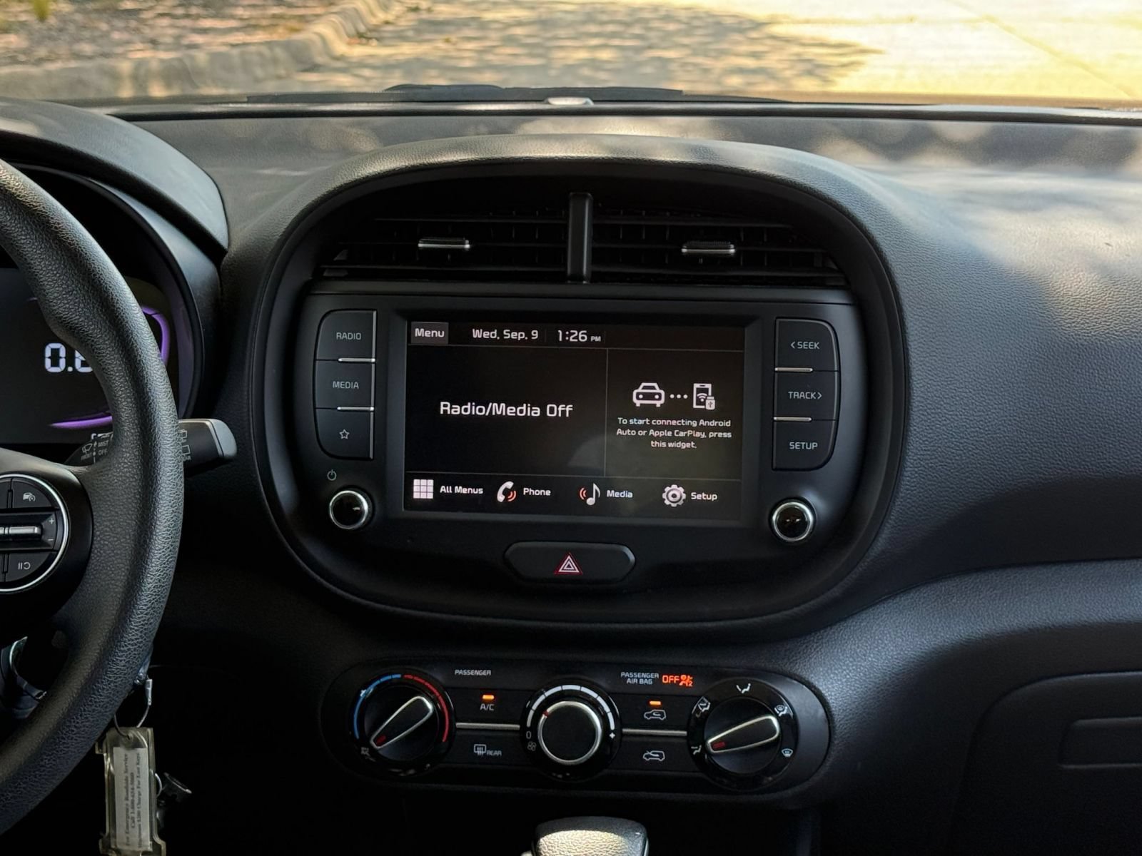 Used 2025 Kia Soul LX w/ LX Technology Package FWD image 16
