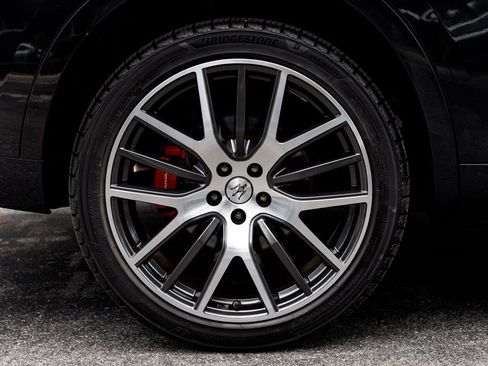 Certified 2022 Maserati Levante GT AWD/4WD image 35