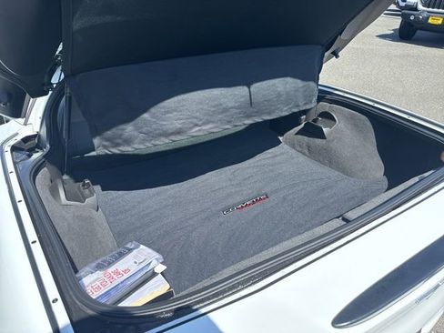 Used 2005 Chevrolet Corvette Coupe w/ Preferred Equipment Group RWD image 11