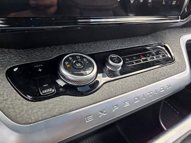 Used 2025 Ford Expedition Tremor AWD/4WD image 26