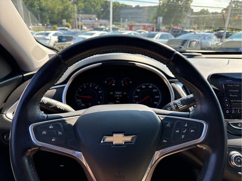 Certified 2022 Chevrolet Malibu RS w/ LPO, Floor Liner Package FWD image 10