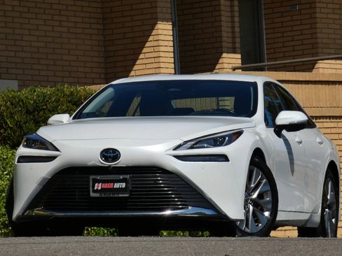 Used 2024 Toyota Mirai w/ Advanced Technology Package image 2