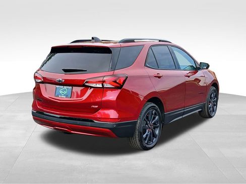 Used 2024 Chevrolet Equinox RS w/ LPO, Floor Liner Package FWD image 2