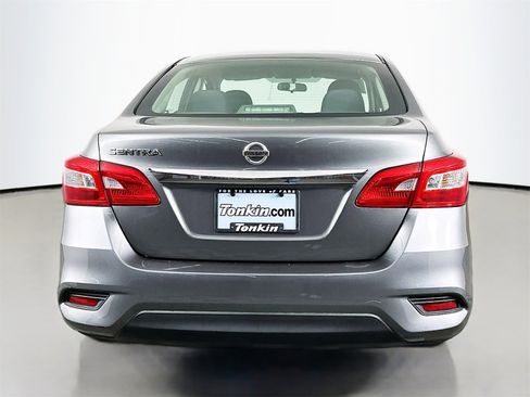 Used 2017 Nissan Sentra S image 6