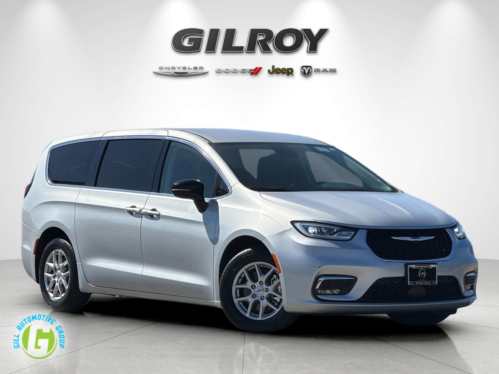 Used 2024 Chrysler Pacifica Touring-L FWD image 1