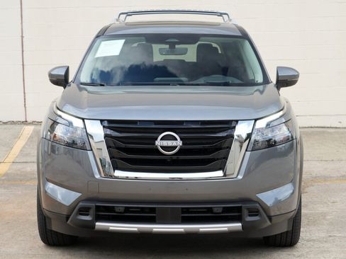 Used 2025 Nissan Pathfinder Platinum w/ Cargo Package AWD/4WD image 45