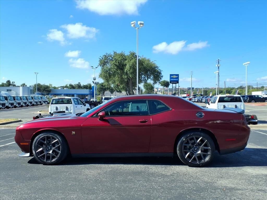 Used 2017 Dodge Challenger R/T Scat Pack RWD image 10