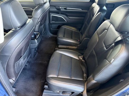Used 2025 Kia Telluride S AWD/4WD image 26