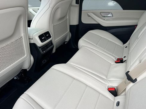 New 2026 Mercedes-Benz GLS 450 4MATIC image 21