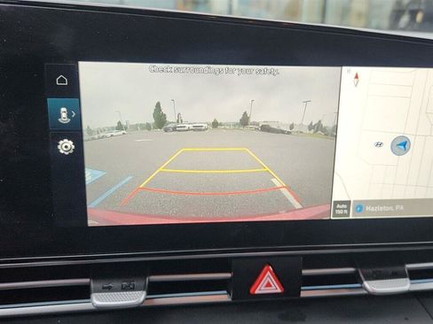 Used 2024 Hyundai Elantra SEL FWD image 21