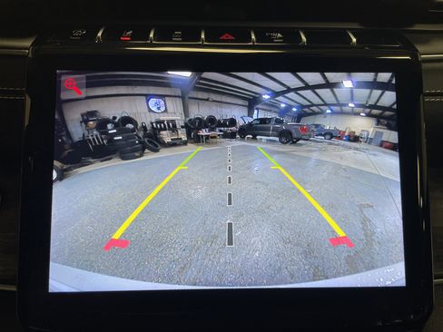 Used 2024 Jeep Grand Cherokee Limited image 13