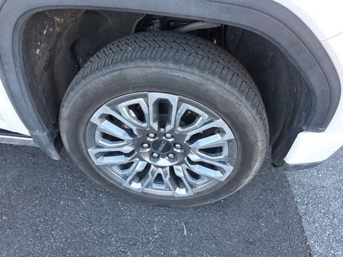 Used 2024 GMC Sierra 1500 Denali Ultimate image 11