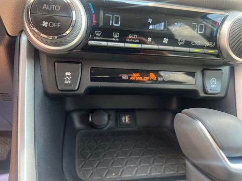 Used 2024 Toyota RAV4 XLE Premium FWD image 35