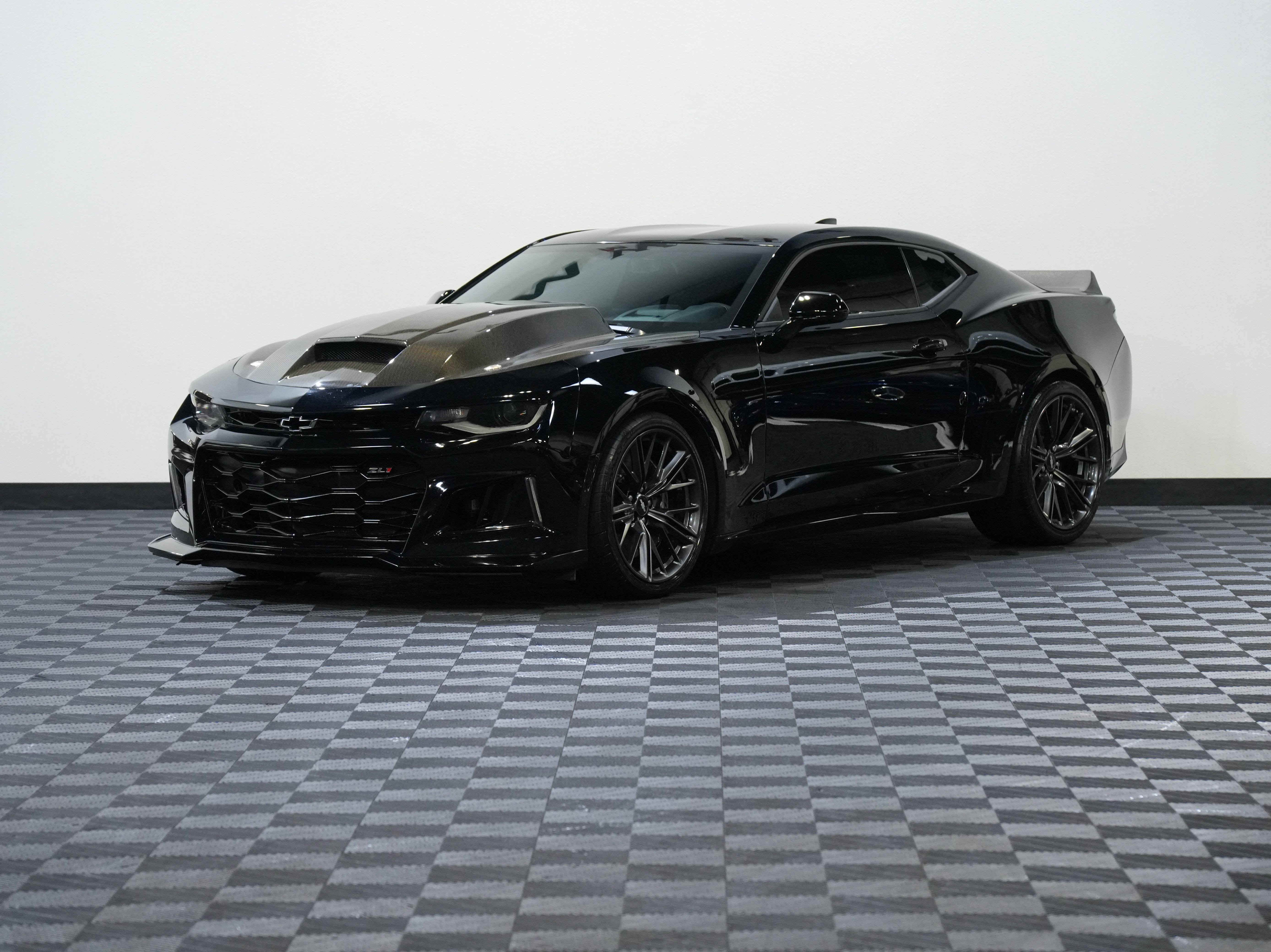 Used 2018 Chevrolet Camaro ZL1 RWD image 3