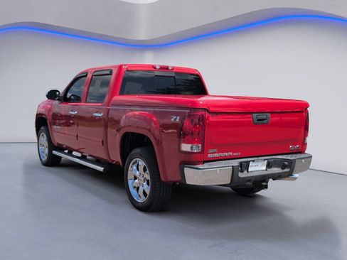 Used 2010 GMC Sierra 1500 SLT w/ LPO, Deluxe Chrome Package AWD/4WD image 3