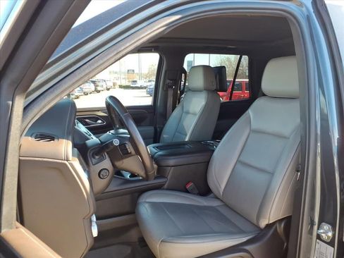 Used 2021 GMC Yukon SLT w/ SLT Luxury Plus Package image 4