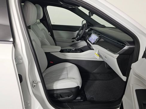 New 2026 Jeep Cherokee Overland w/ Advanced Pro Tech Group image 36